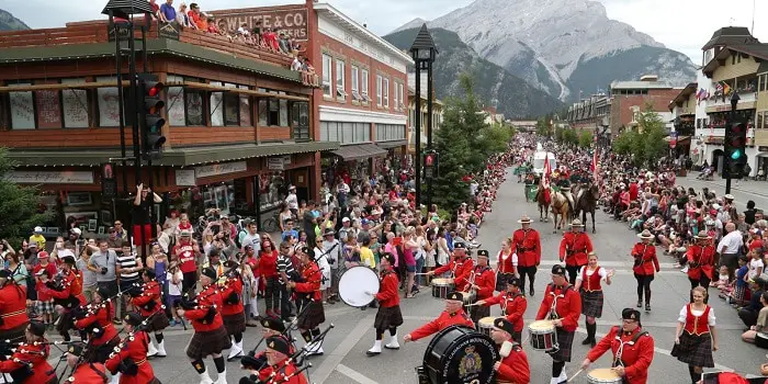 Canada Day In Banff - Take your family to Banff and enjoy a beautiful day on Canada Day #Banff #Canadabanff 