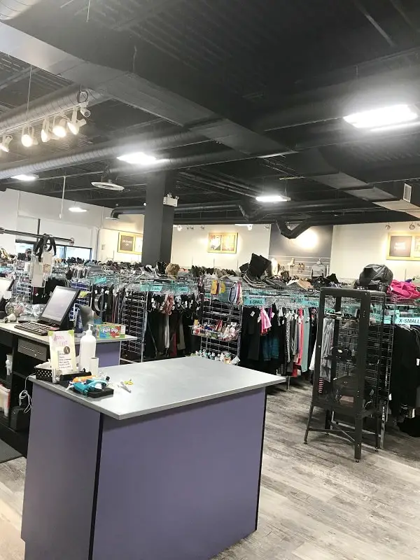 Plato's closet- Here is the best consignment store in Ottawa. This is one of the best consignment stores in Ottawa designed to help you save money. Find cheap clothes in Ottawa! 