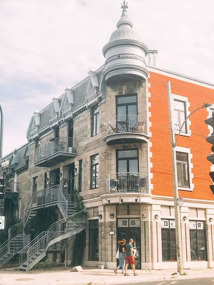 Here are our tips for visiting Montreal this summer. If you are looking for things to do on your day trip, be sure to read this blog. #Montrealinaday #visitingmontreal