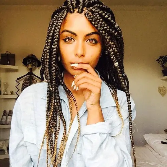 Here is a box braid that are awesome. Tips for styling boxed braids. 