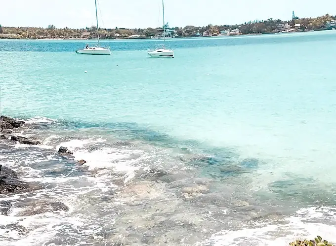 Gorgeous beach of Mauritius and why you should visit Africa today! Mauritius Island the best beach! Traveling to Mauritius #Mauritiusisland