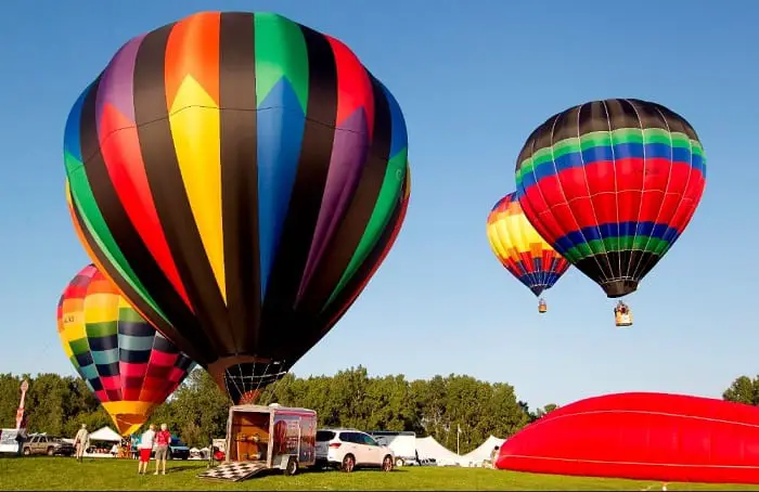 Enjoy the Hot Air Balloon Festival ride in Gatineau this summer.