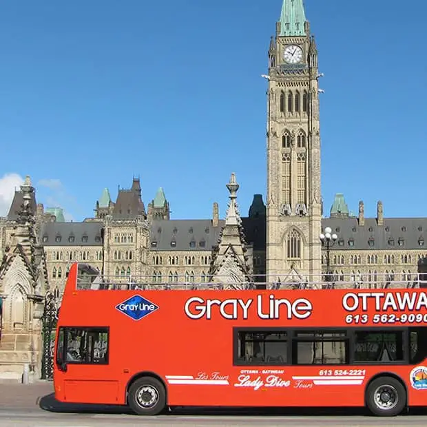 Rediscover Ottawa for your next date by taking a tour in Ottawa