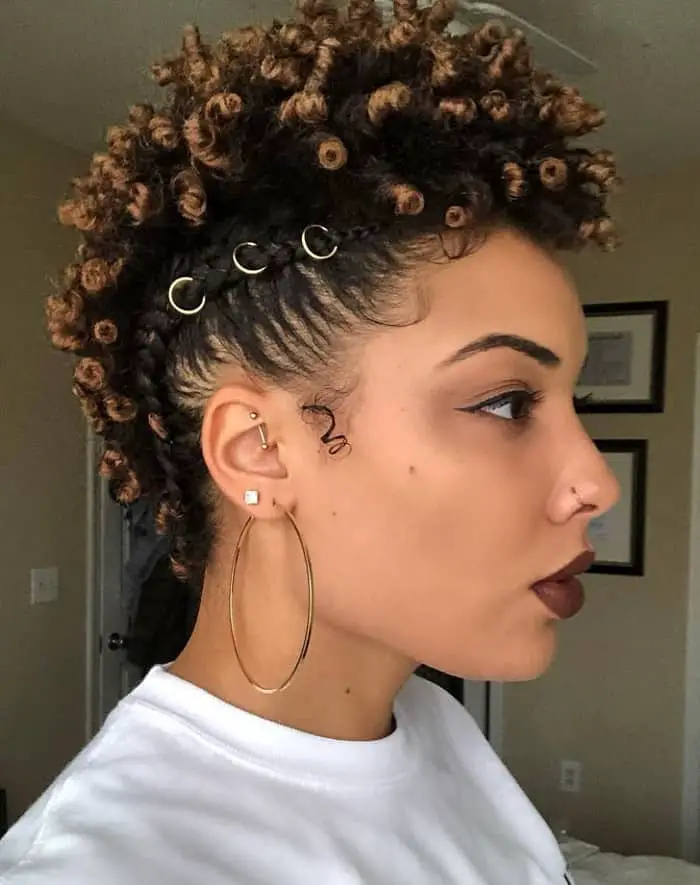 Here is how to side braid with accessories. If you are looking for short natural hairstyles for your next outing, this post has it all #naturalhair #blackshortnaturalhair #blackhair #naturalhair