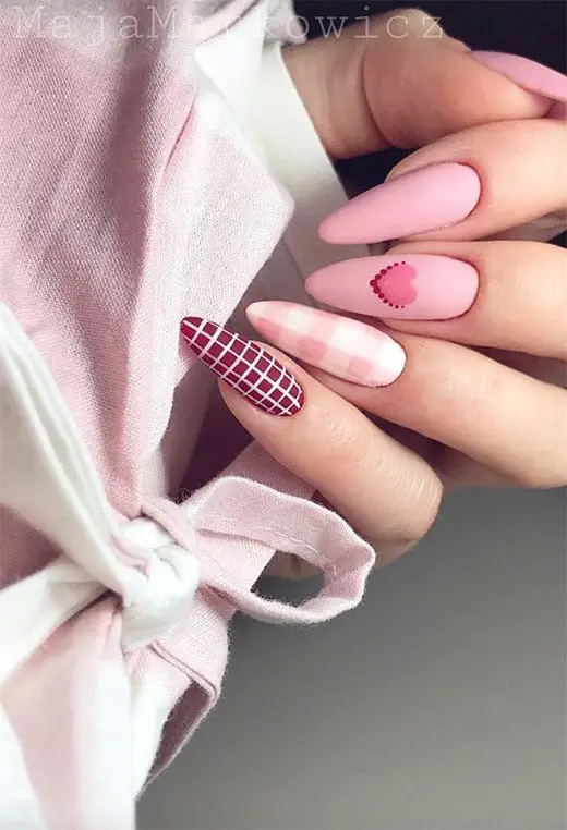 Patterned Nail Design for Valentine's Day! Valentine’s day nails art you will love for your nails using classic pinks, reds, whites, silver and the best nail sparkling art designs.