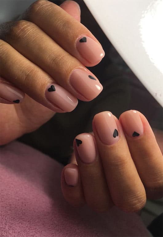 Trendy Valentine's Day Nails For 2021 | Browse these beautiful Valentines nails and Valentines day nails #valentinesnails #valentinesdaynails