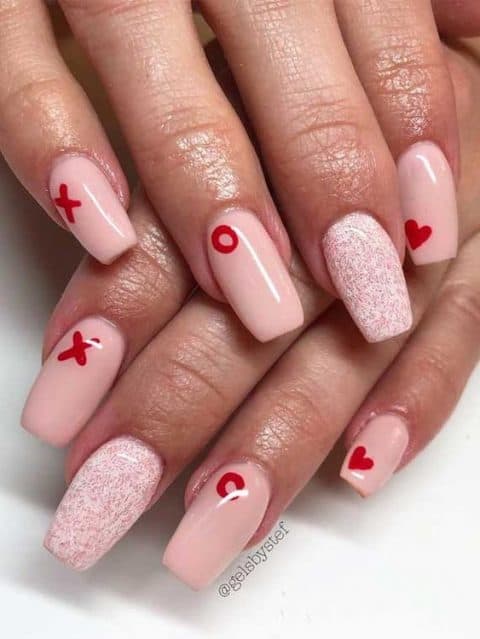 XO Heart nail art for Valentine Day. The Best Valentine's Day Nails Right Now! Here are some hot valentine's day nail designs, between gel valentine nails designs, valentine’s day press-on nails, and color street nails!